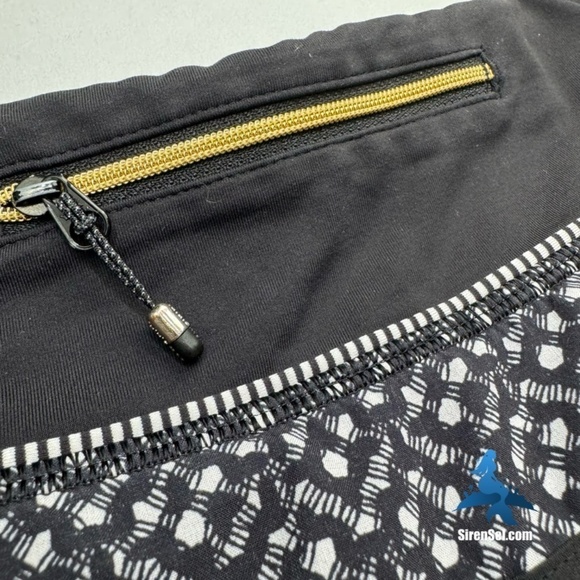 1047 lululemon Run: Speed Short - Size 4 - Black/White Dottie Eyelet Pattern - Picture 10 of 15